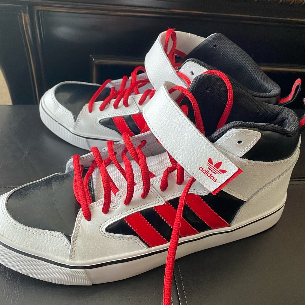 Adidas Gymshoes